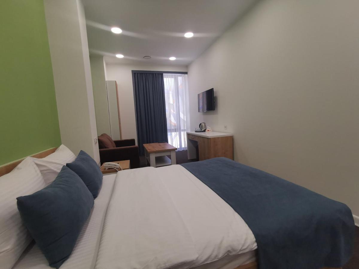 Bonjour Boutique Hotel Ереван Екстериор снимка