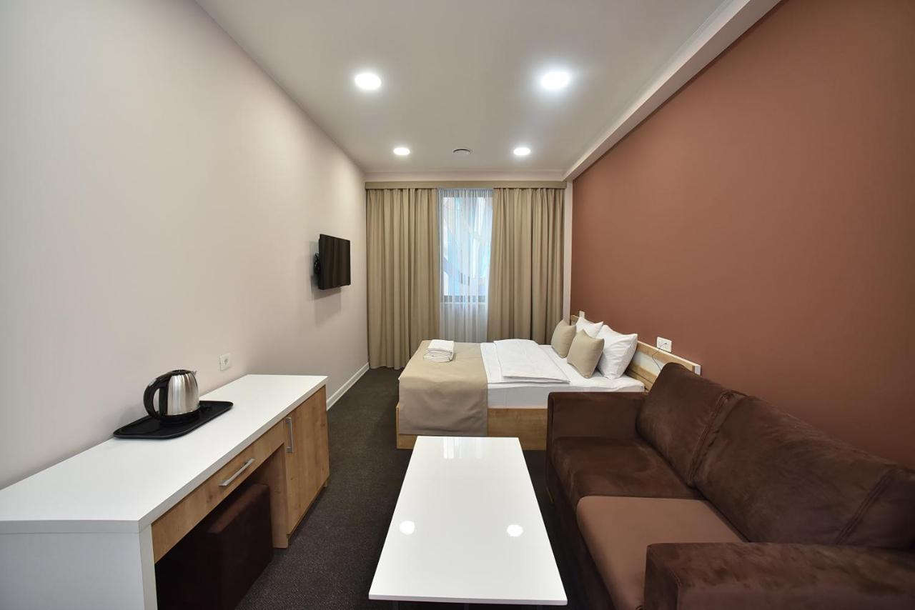 Bonjour Boutique Hotel Ереван Екстериор снимка