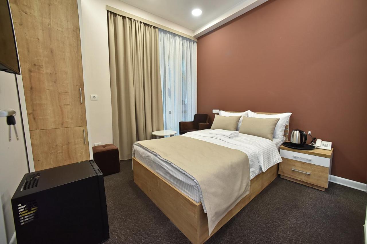 Bonjour Boutique Hotel Ереван Екстериор снимка
